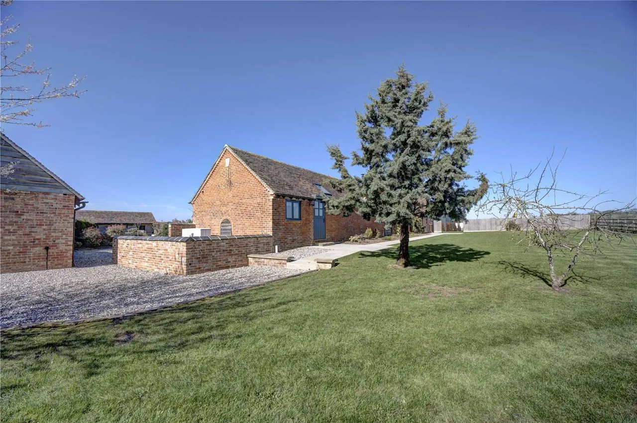 Wood Bevington Farm Barns, Wood Bevington, Alcester, Warwickshire, B49 5LX, photo 12