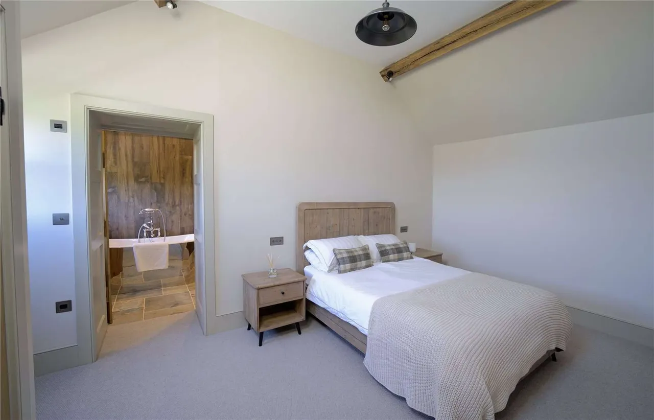Wood Bevington Farm Barns, Wood Bevington, Alcester, Warwickshire, B49 5LX, photo 6