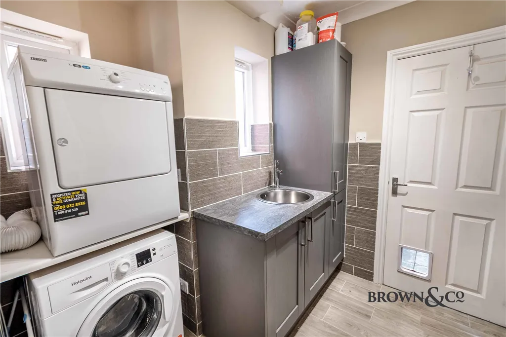 Clyro Place, Sutton Cum Lound, photo 9
