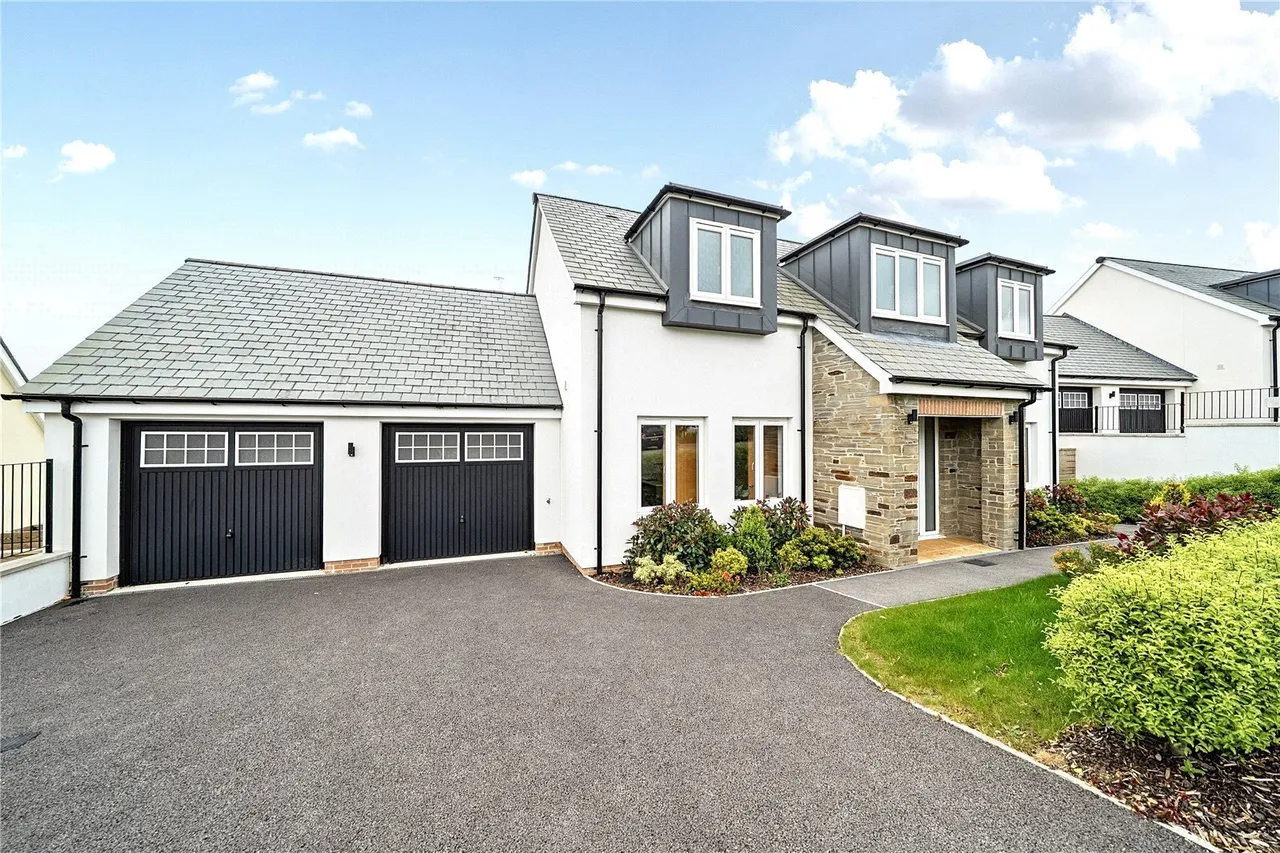 5 bed property for sale, Tri Veru, Gwarak Tewdar, TR1