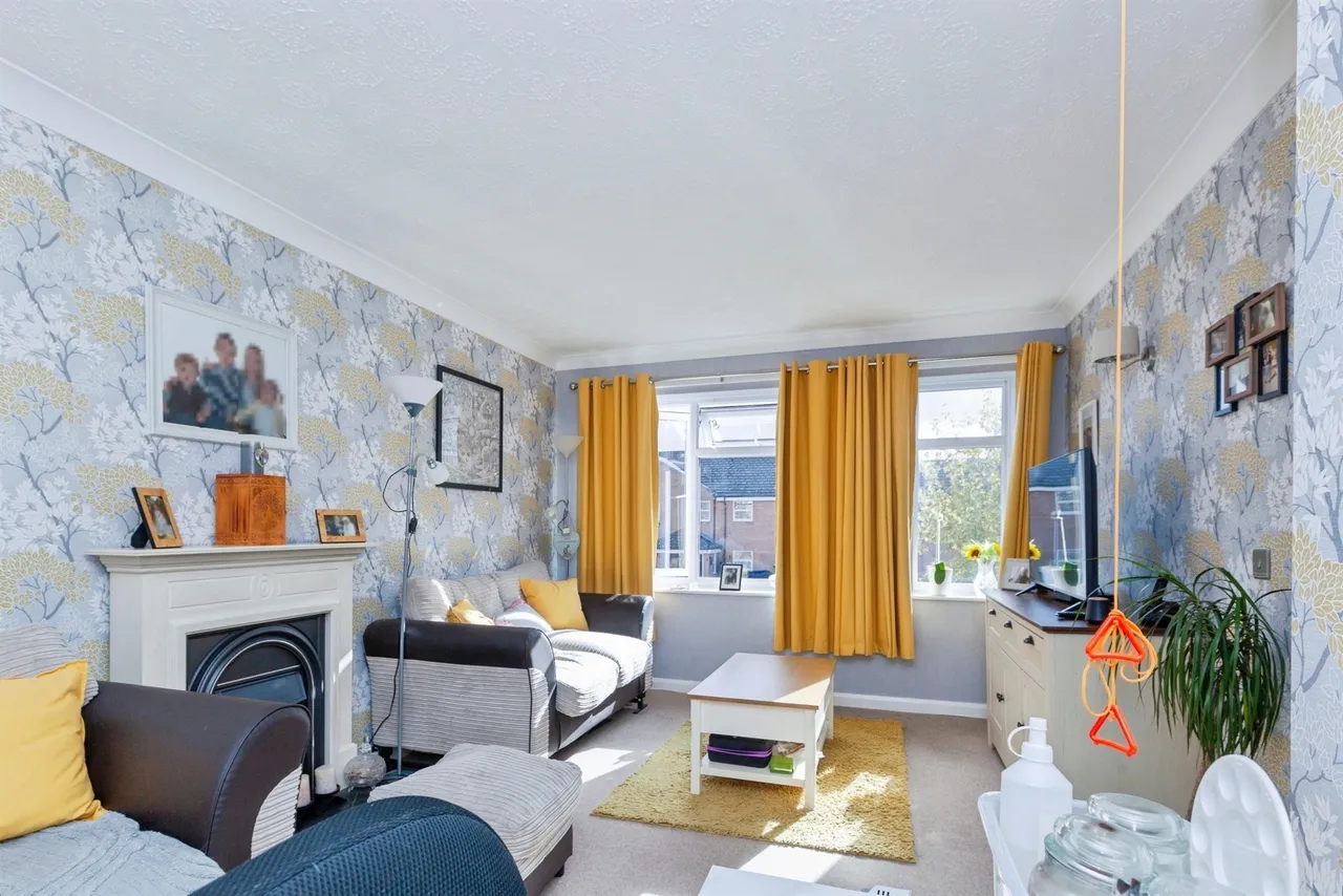 Winterburn Gardens, Whetstone, LE8, photo 3