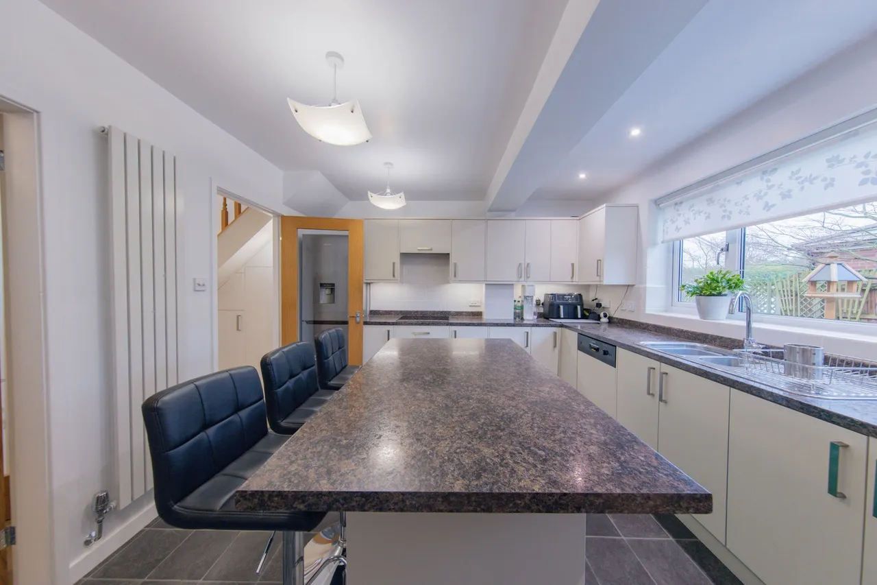 Chiltern Road, Culcheth, Warrington, WA3 4LQ, photo 8