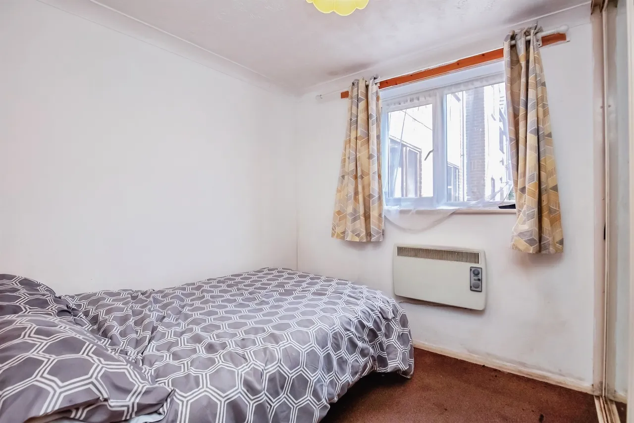 Oliver Close, Rushden, photo 10