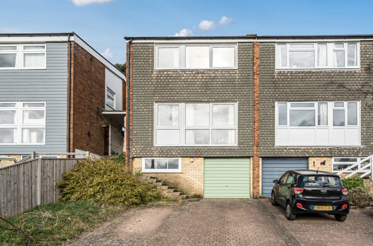 4 bed house for sale — Connop Way, Frimley, Camberley, Surrey, GU16 8RX