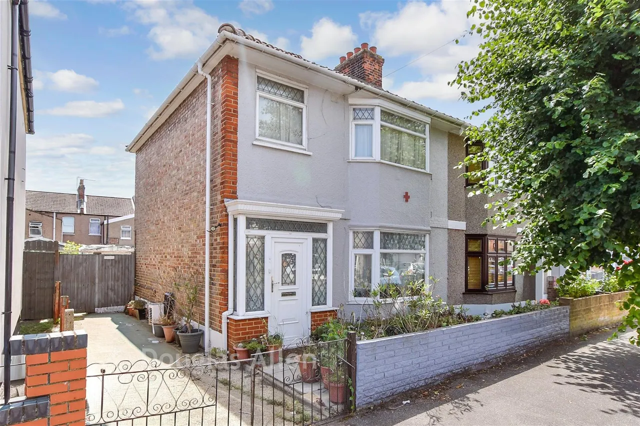 3 bed house for sale, Cecil Road, Chadwell Heath, RM6