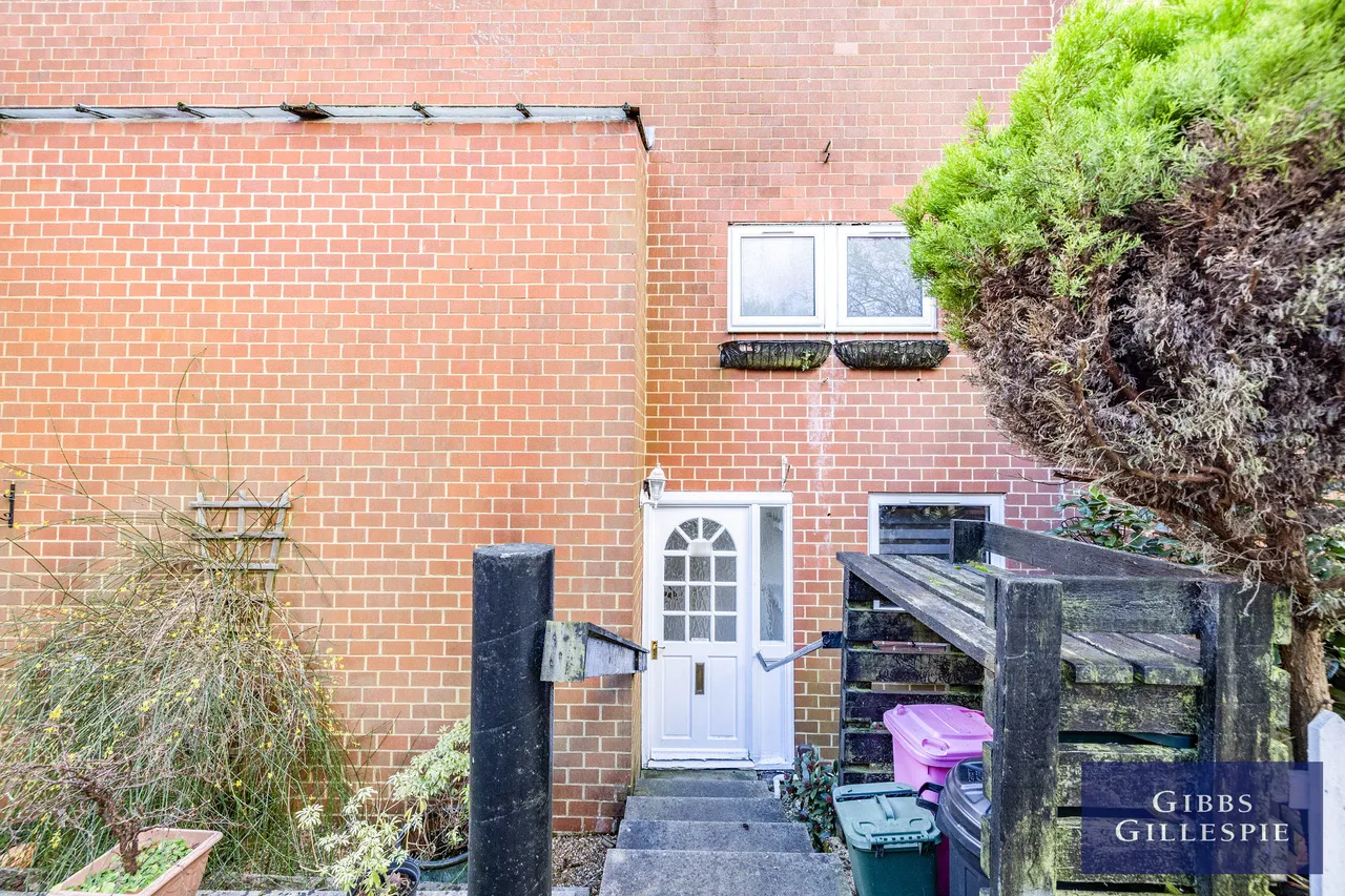 Bennett Close, Northwood Fees Apply, HA6, photo 10