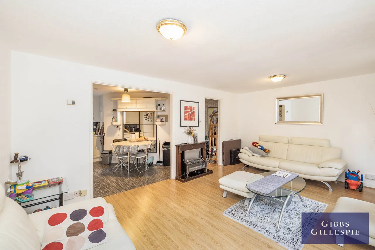 Bennett Close, Northwood Fees Apply, HA6, photo 5
