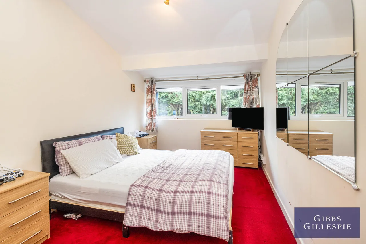 Bennett Close, Northwood Fees Apply, HA6, photo 3