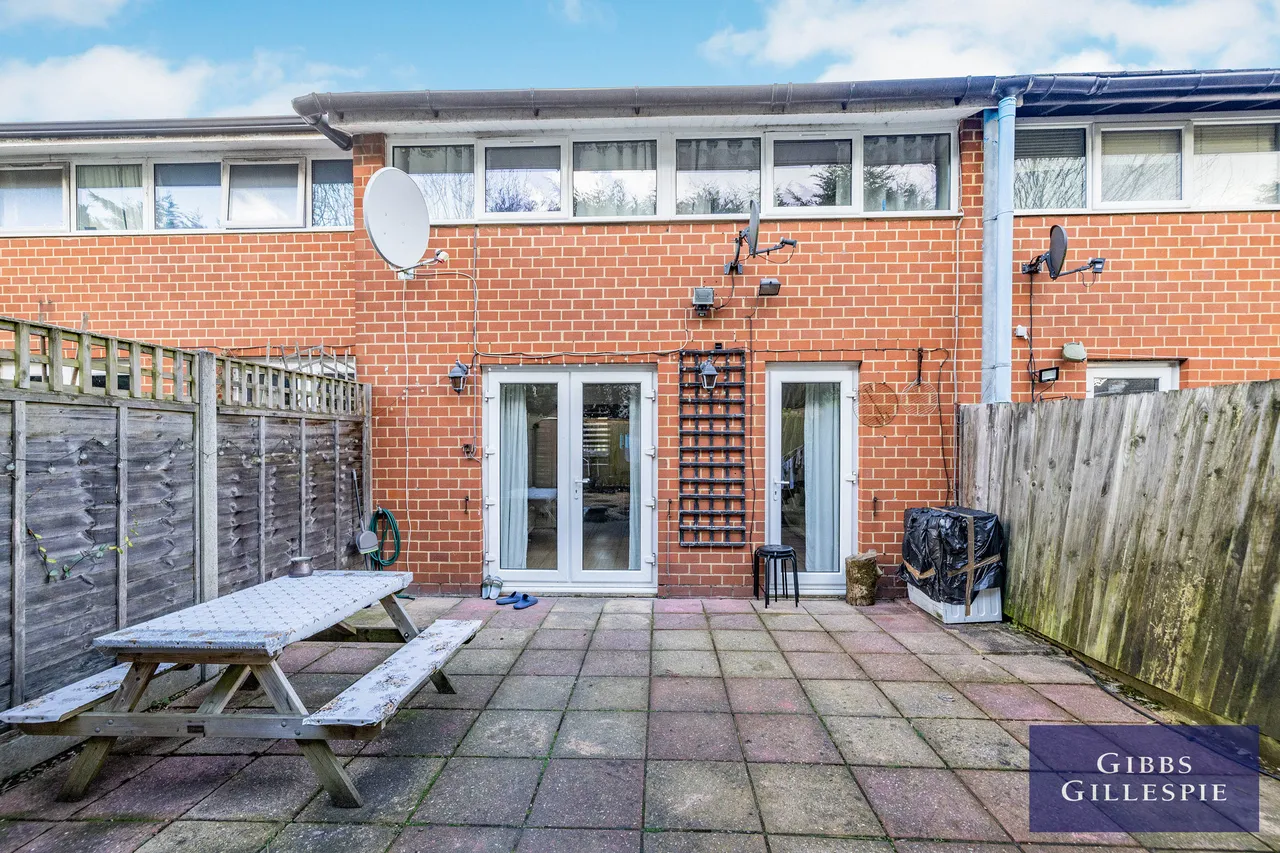 Bennett Close, Northwood Fees Apply, HA6, photo 6