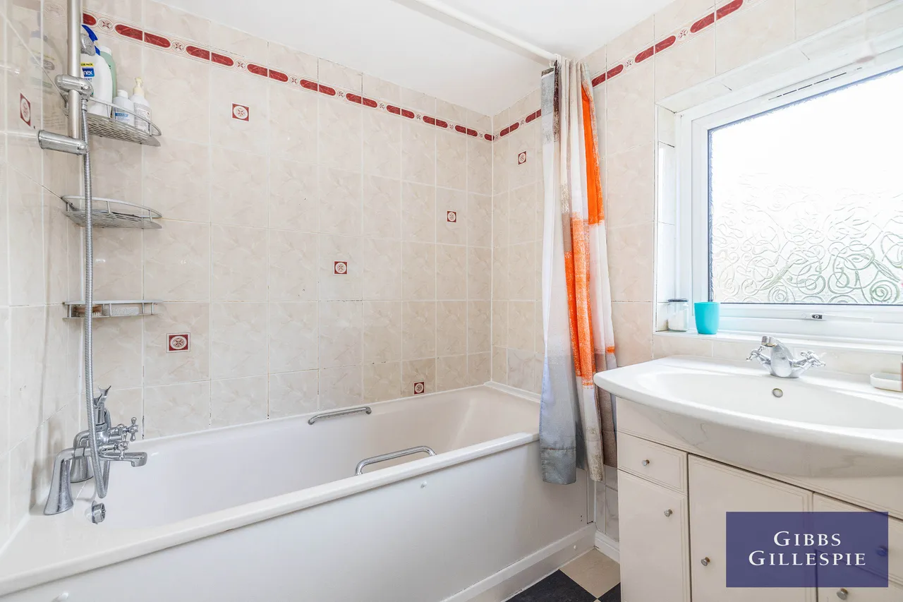 Bennett Close, Northwood Fees Apply, HA6, photo 8