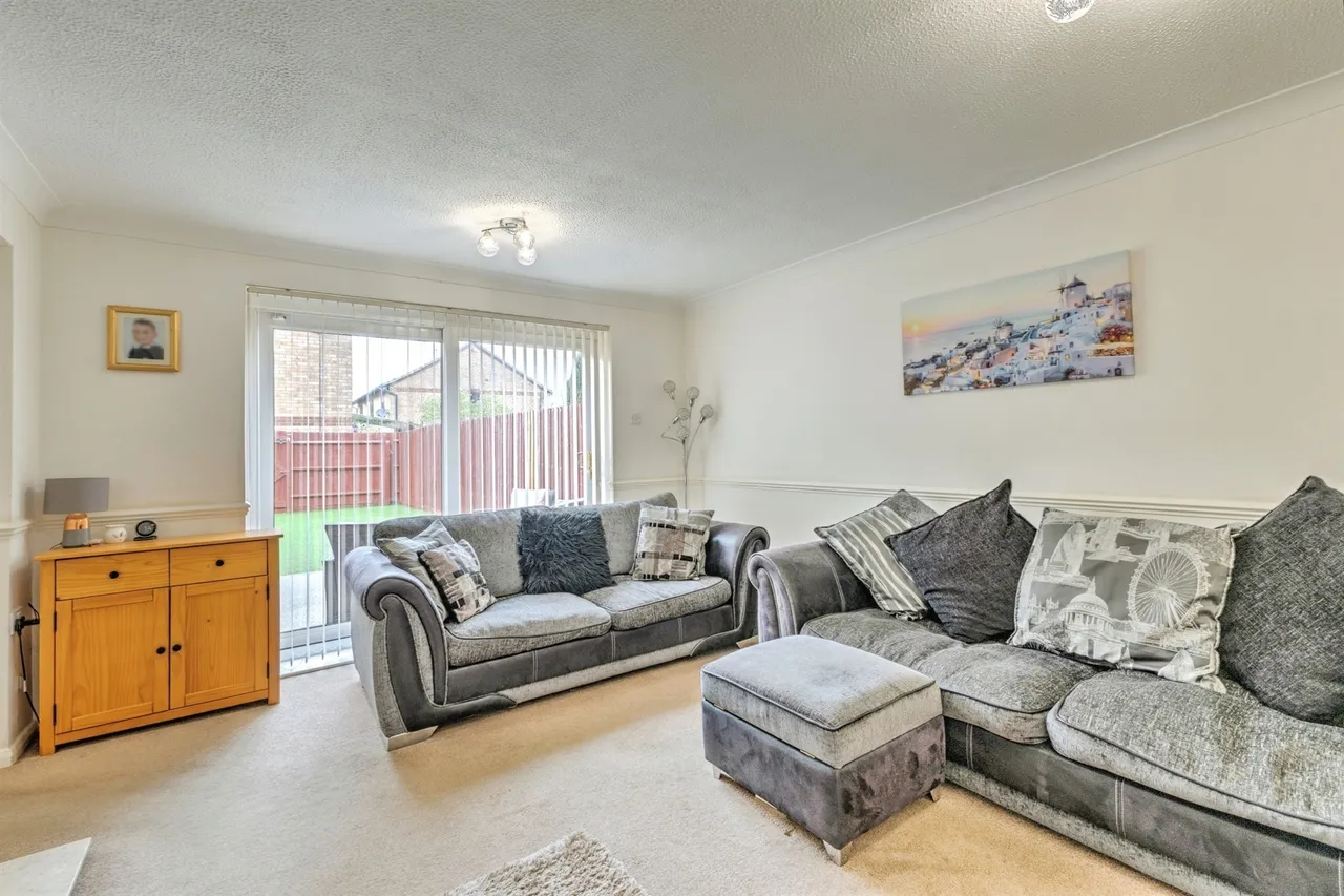 Beaune Close, Northampton, NN5, photo 2