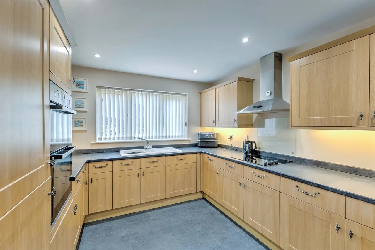 Beaune Close, Northampton, NN5, photo 6