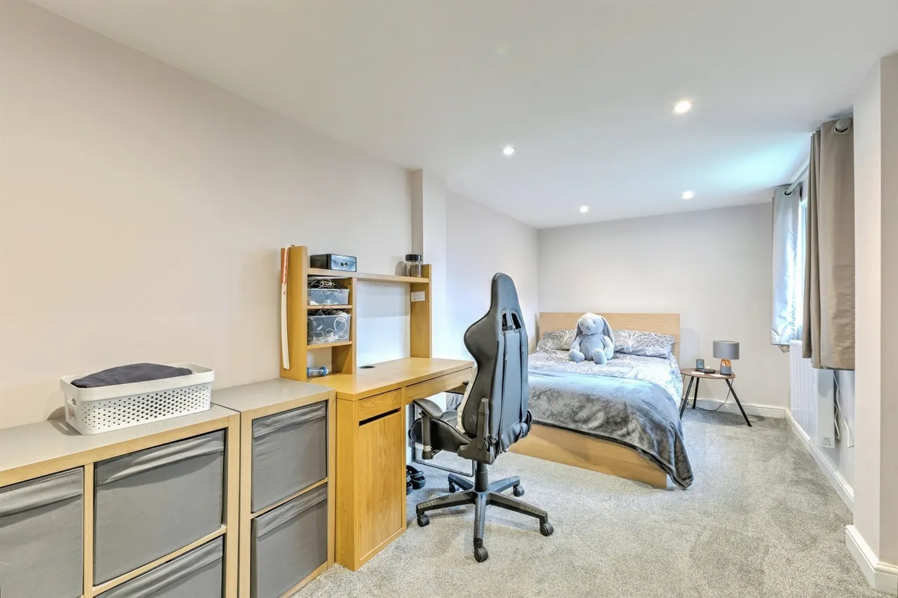 Beaune Close, Northampton, NN5, photo 12