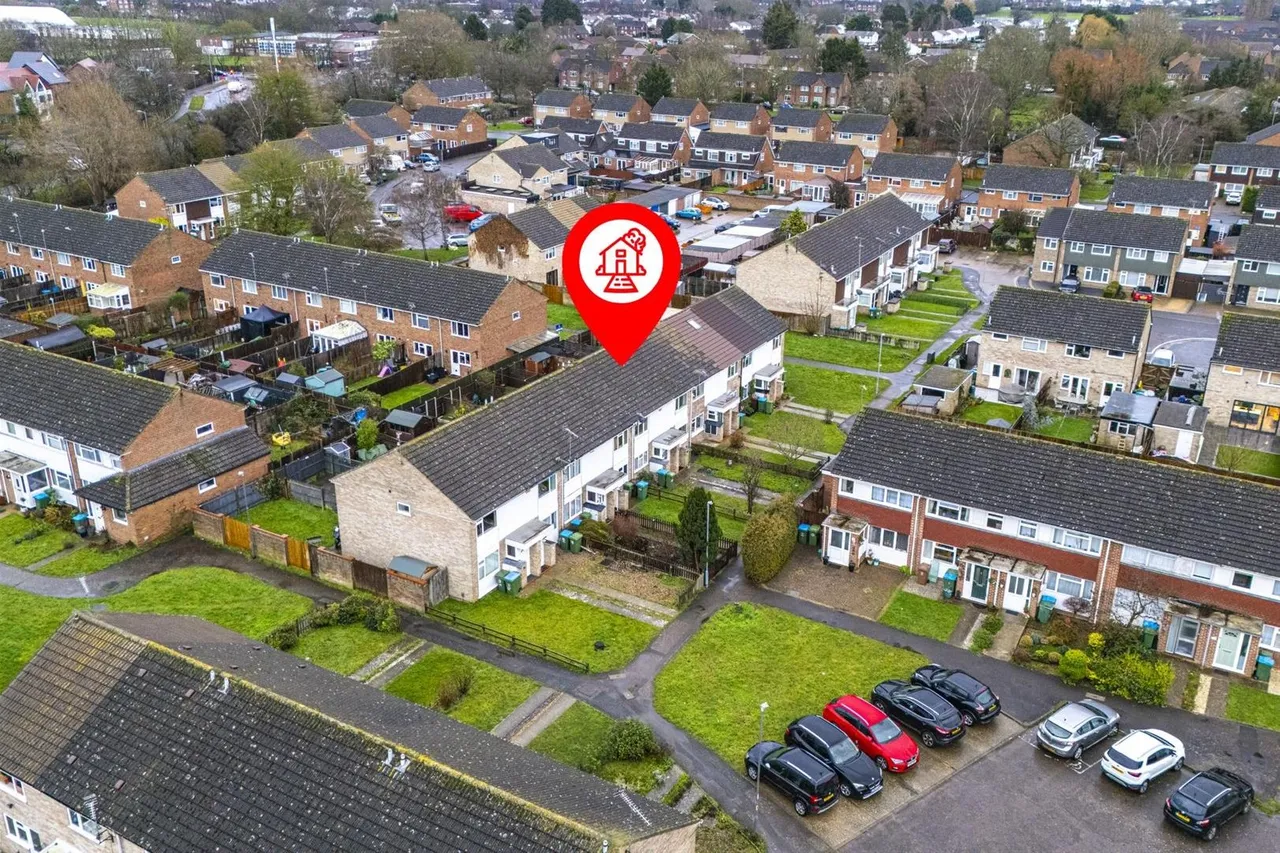 Hillington Close, Aylesbury, HP19, photo 14