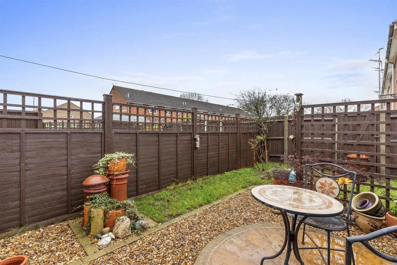 Hillington Close, Aylesbury, HP19, photo 6