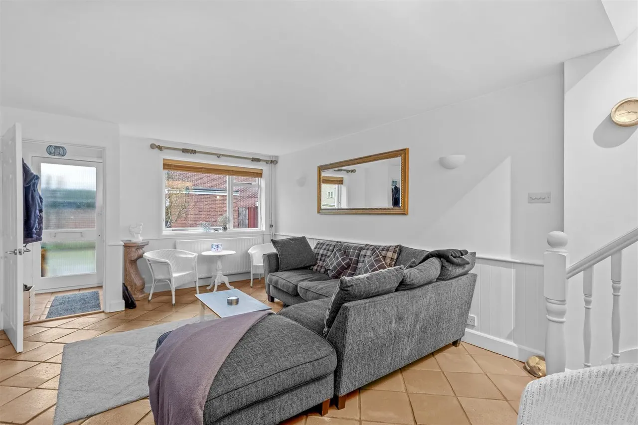 Hillington Close, Aylesbury, HP19, photo 3
