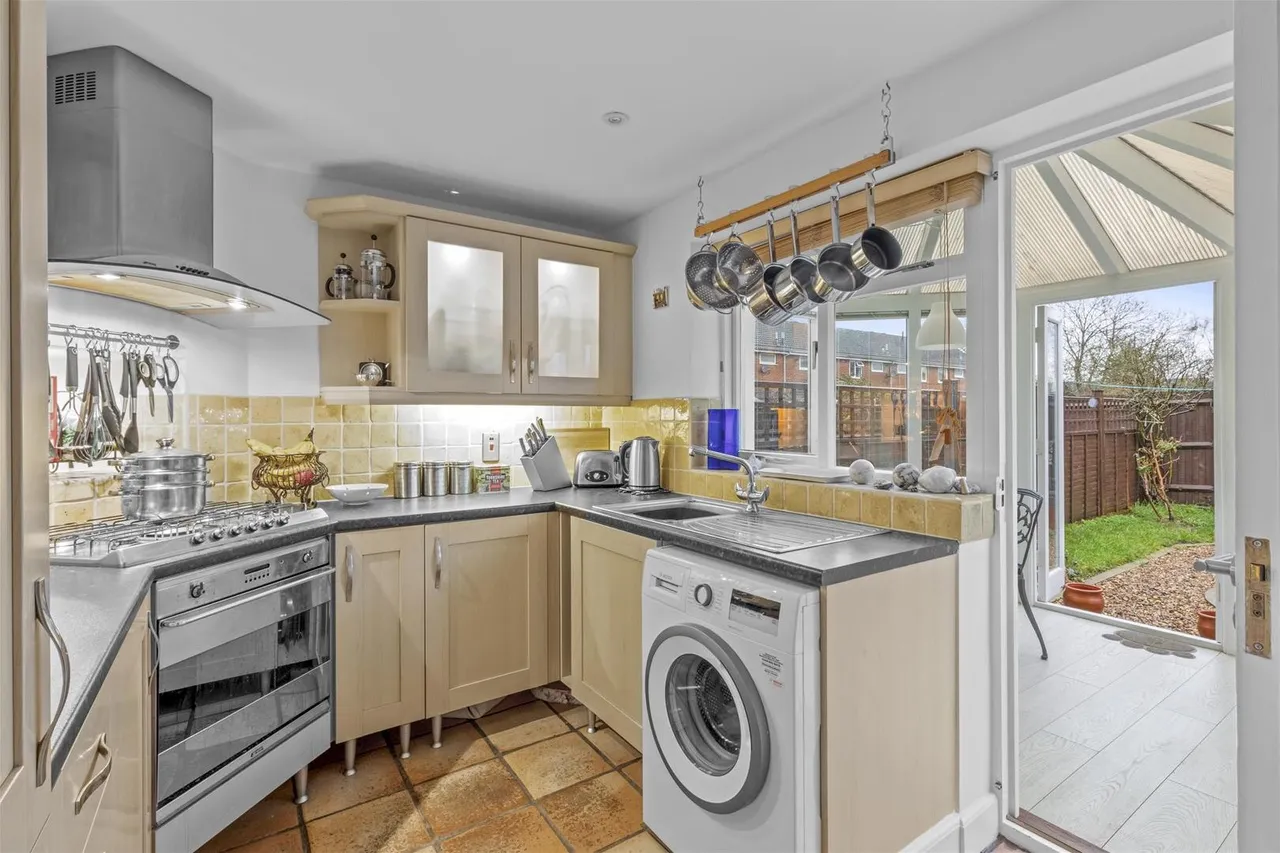 Hillington Close, Aylesbury, HP19, photo 4