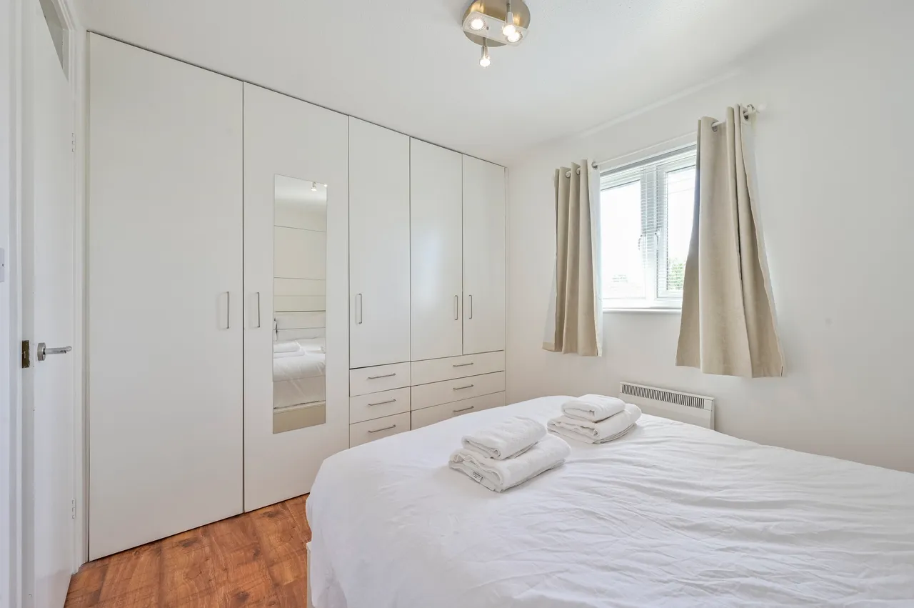 23 Keats Close, London, photo 7