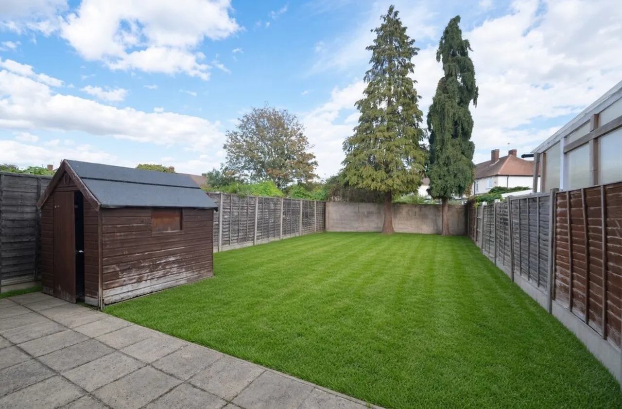 Vernon Road, Feltham, photo 9