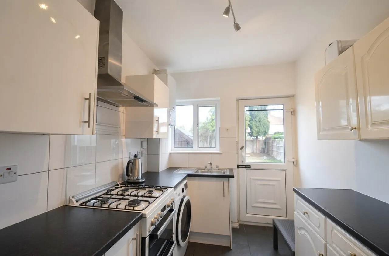 Vernon Road, Feltham, photo 6