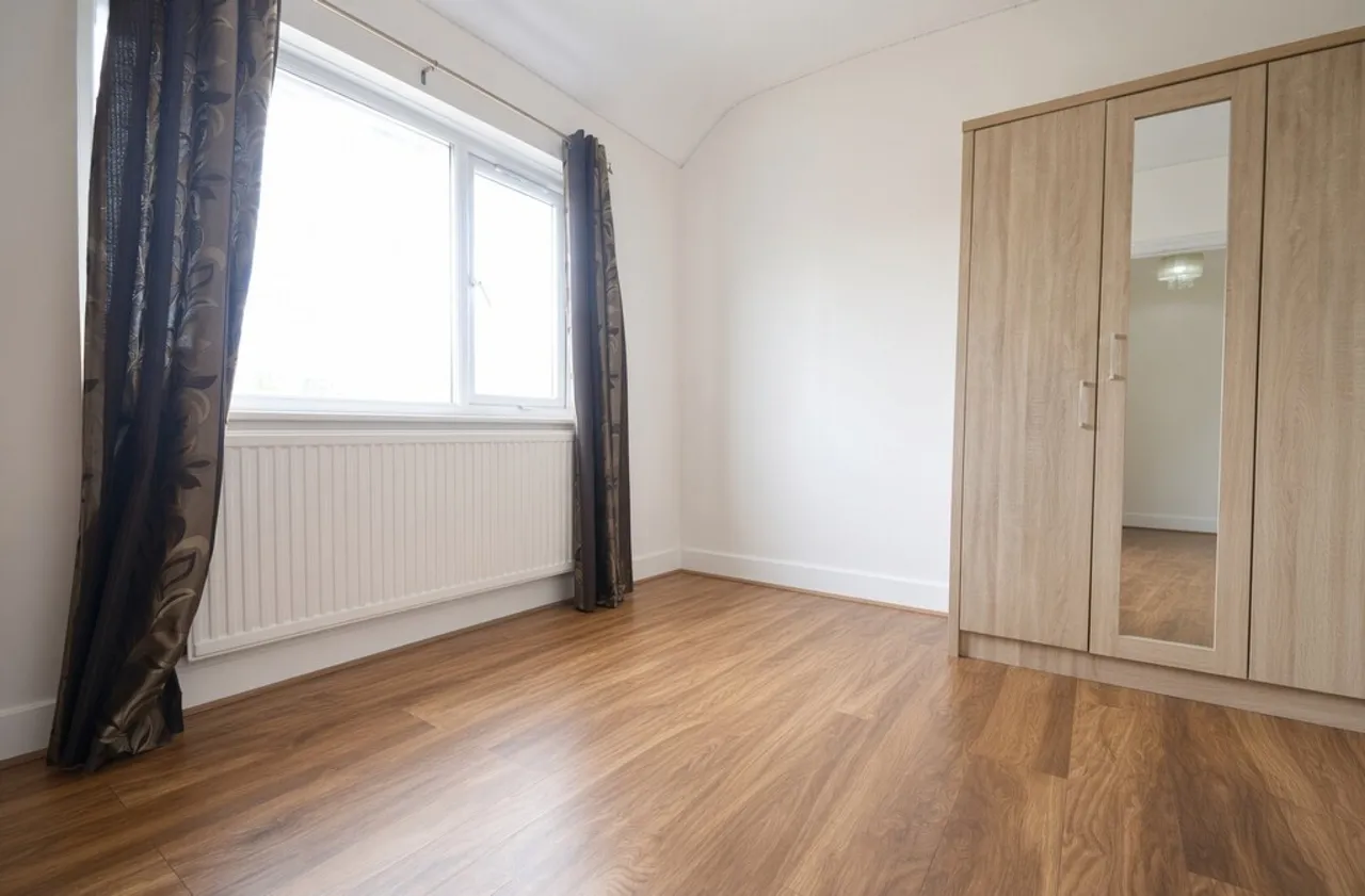 Vernon Road, Feltham, photo 2