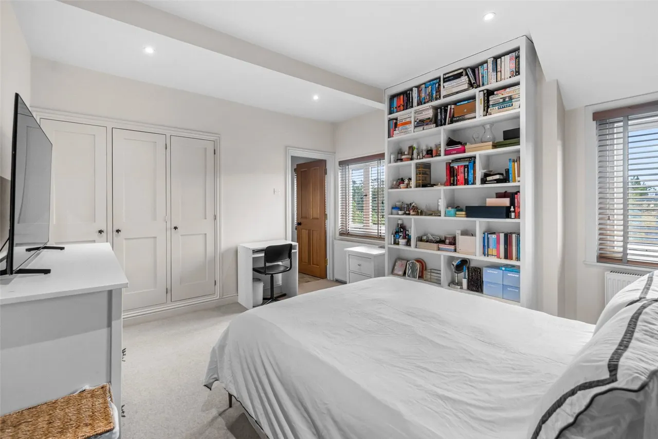 White Hart House, High Street, Hampton, TW12 2SW, photo 7