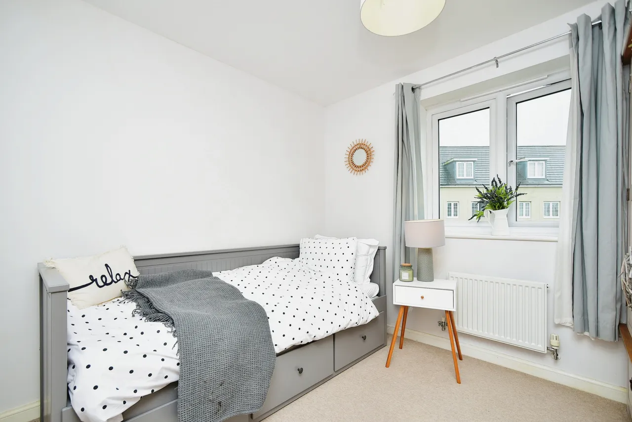 Bates Way, Swindon, photo 7
