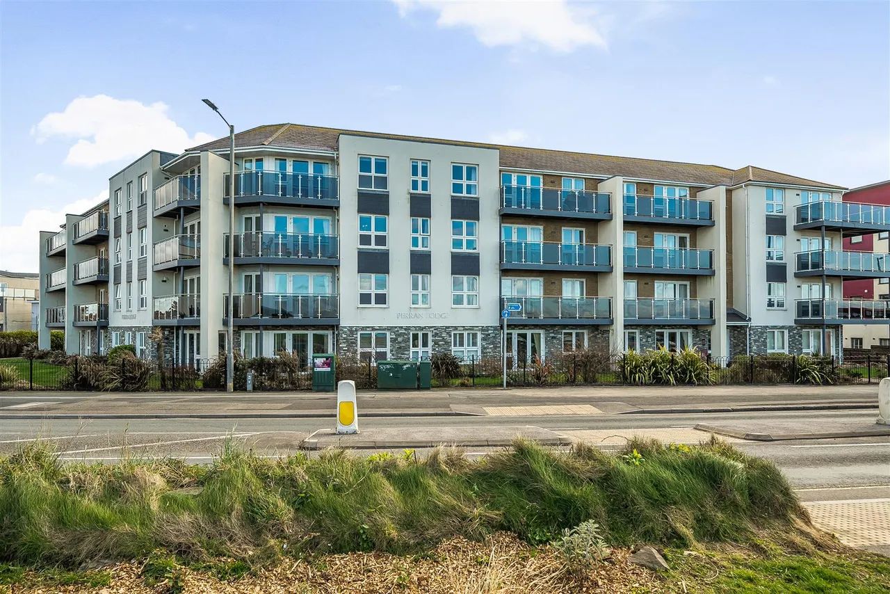 1 bed flat for sale, Narrowcliff, Newquay, TR7