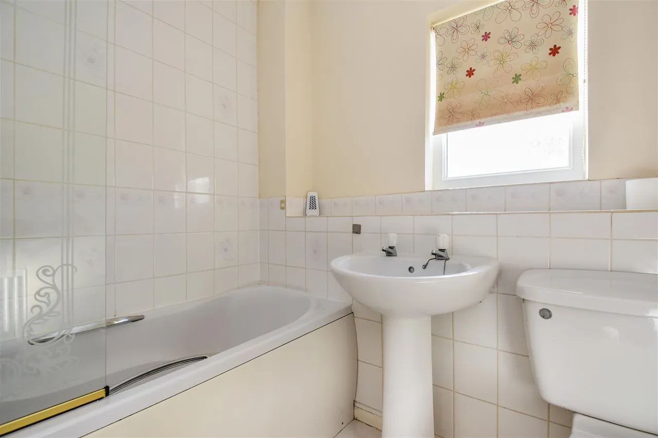 Robin Close, Cullompton, photo 11