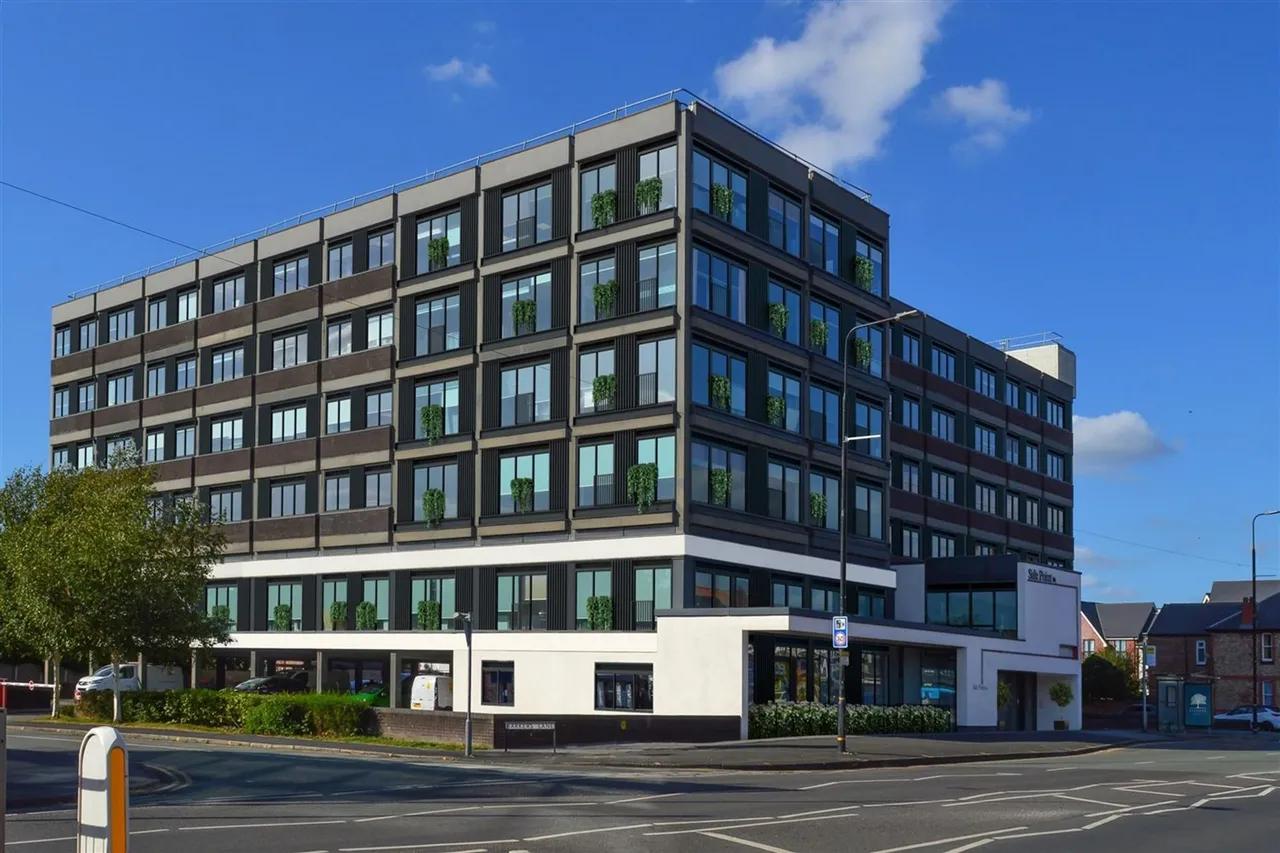 1 bed flat for sale, Washway Road, Sale