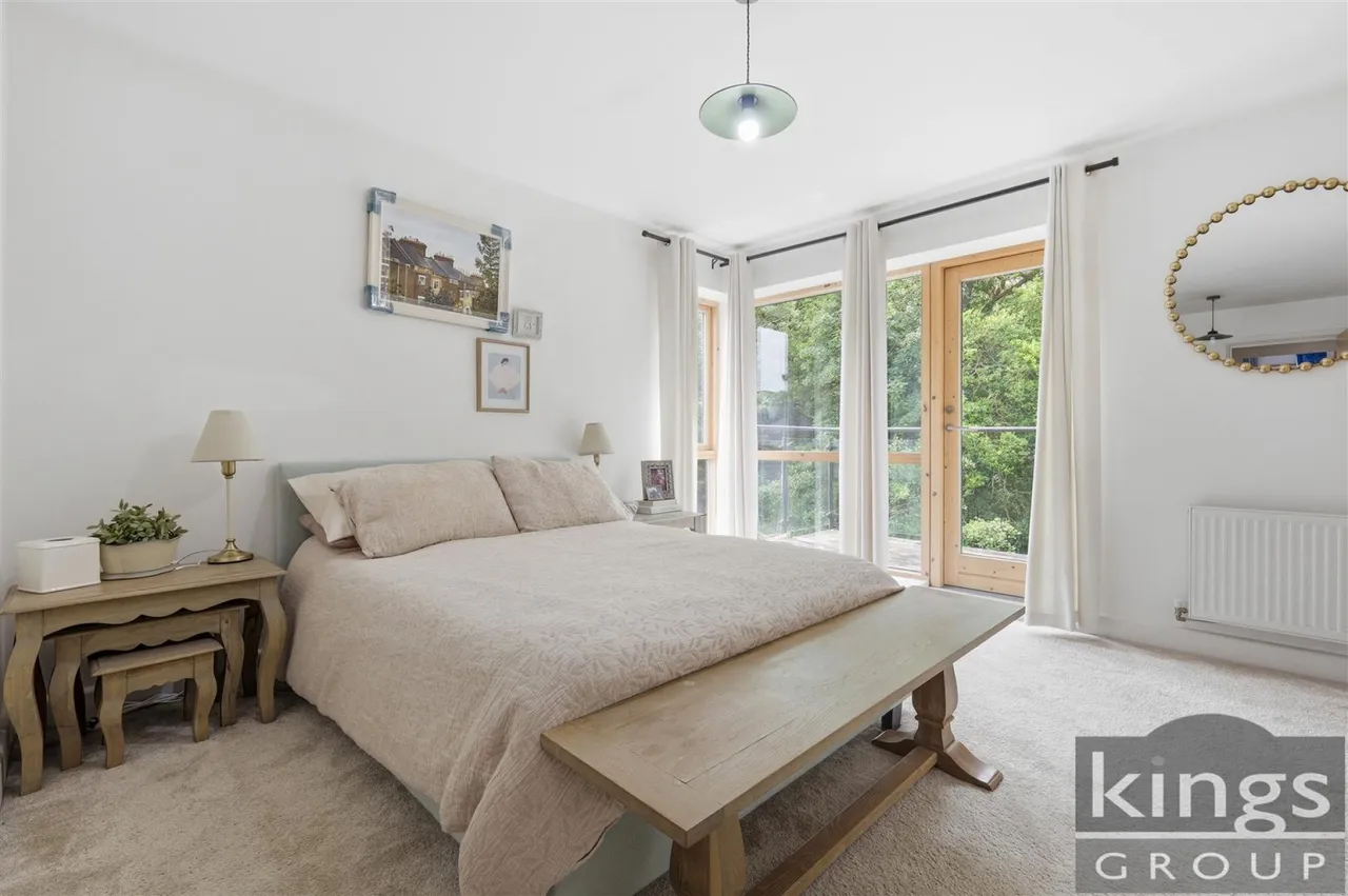 Nuthatch Drive, Newhall, photo 15