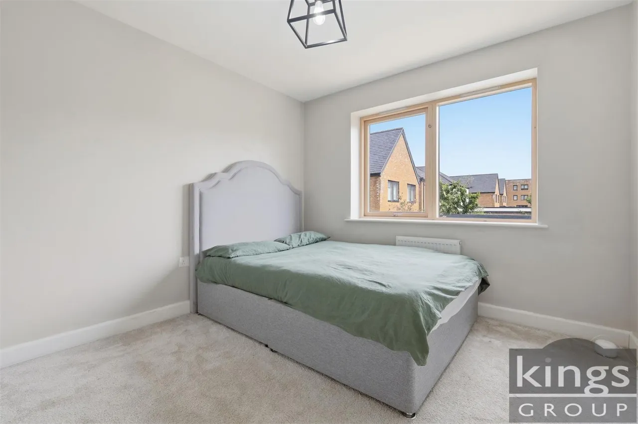Nuthatch Drive, Newhall, photo 23