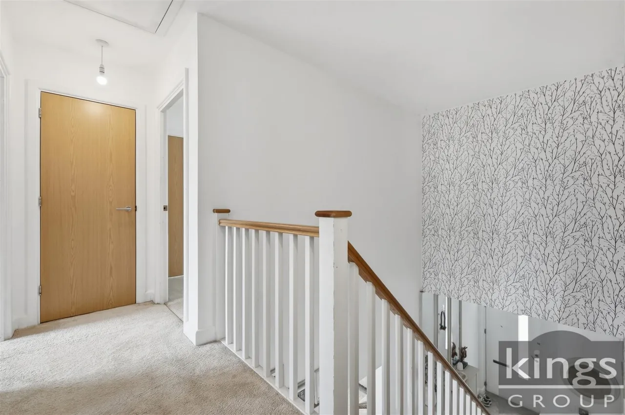 Nuthatch Drive, Newhall, photo 27
