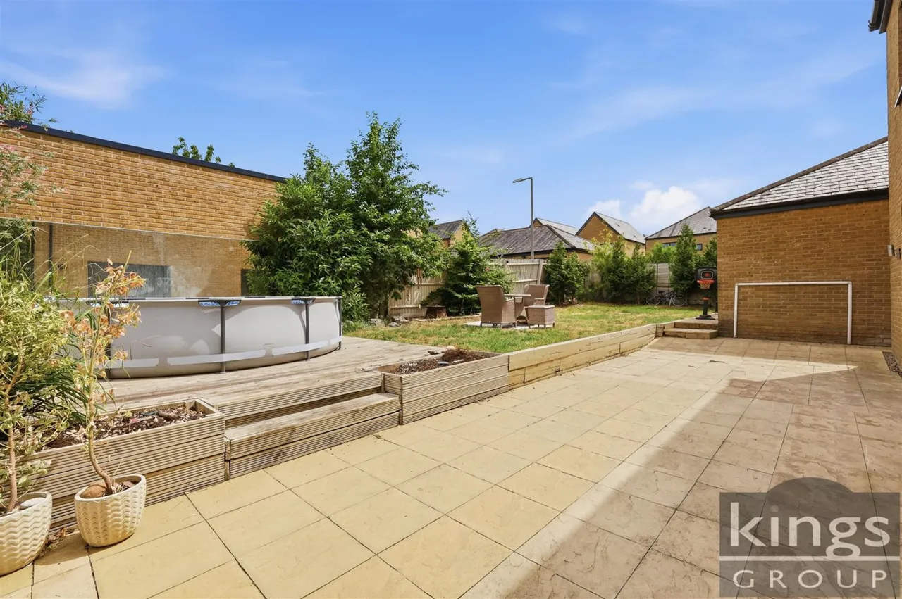 Nuthatch Drive, Newhall, photo 29