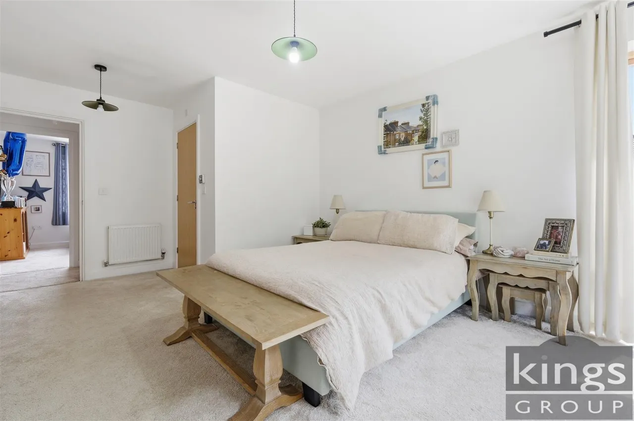 Nuthatch Drive, Newhall, photo 18