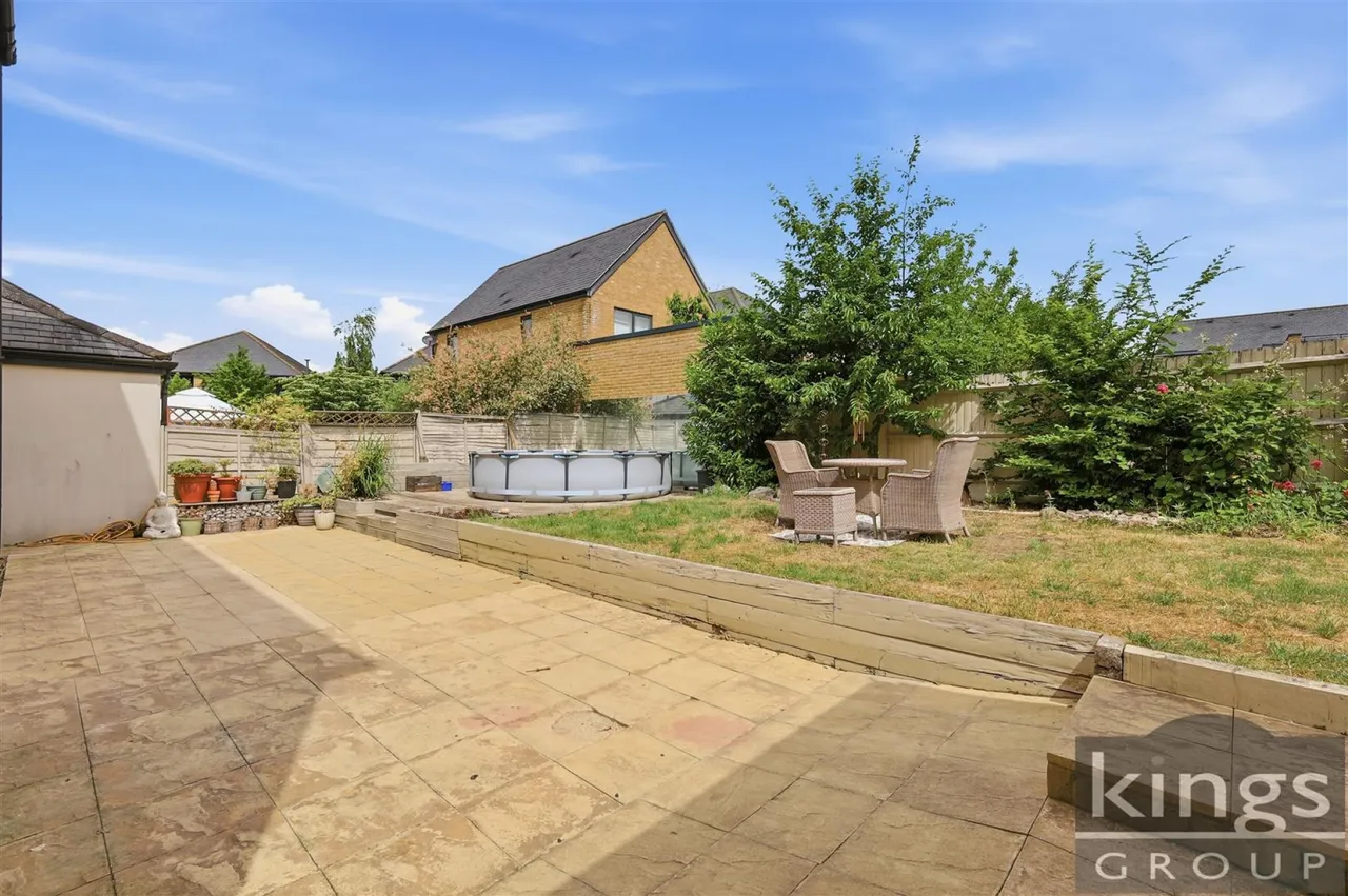 Nuthatch Drive, Newhall, photo 30