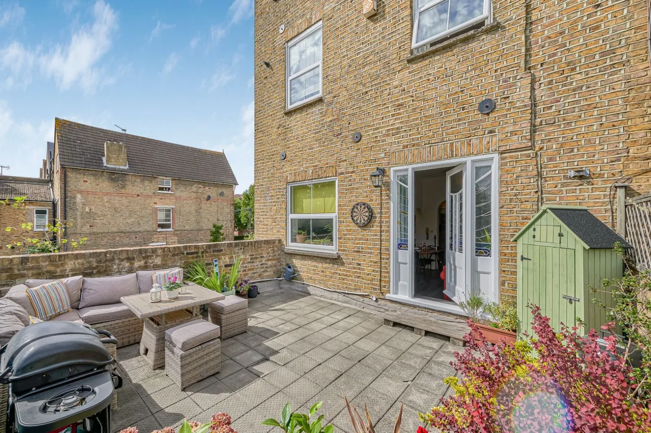 Allfarthing Lane, Wandsworth, London, SW18, photo 10