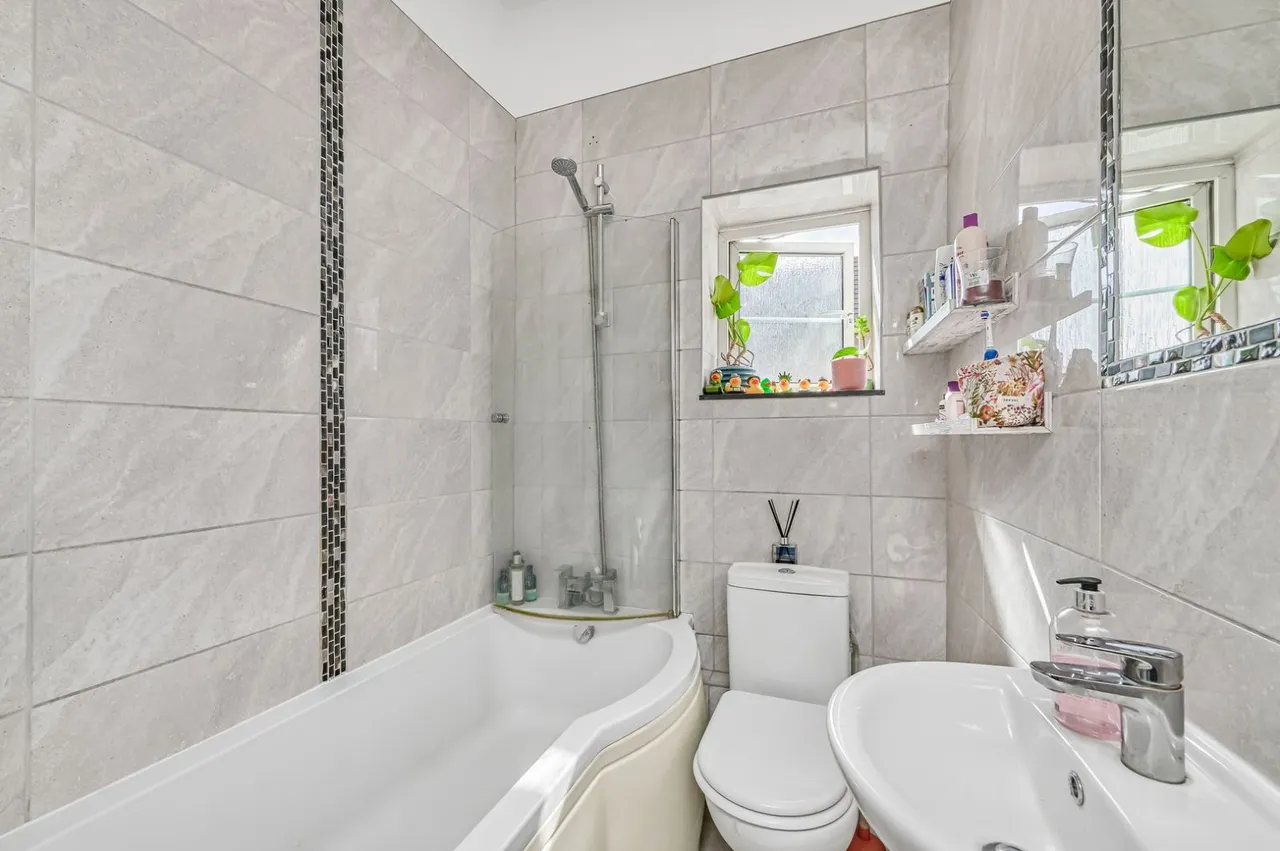 Allfarthing Lane, Wandsworth, London, SW18, photo 6