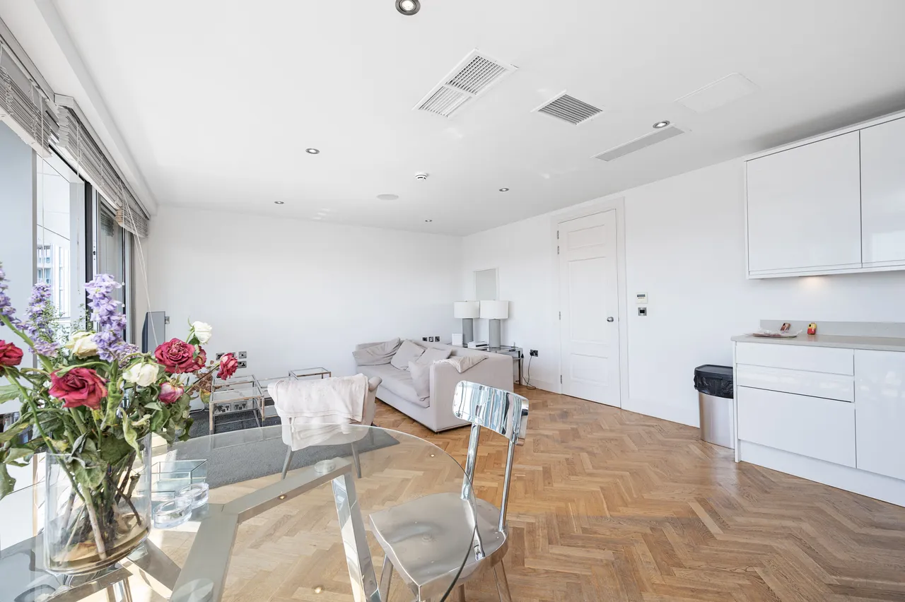 29b, 52-58 Commercial Road, London, photo 3