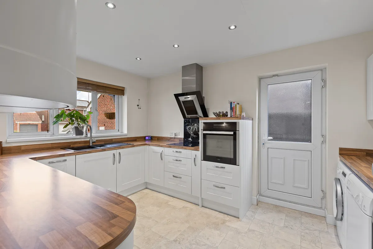 Lyndale Avenue, Edenthorpe, DN3, photo 6
