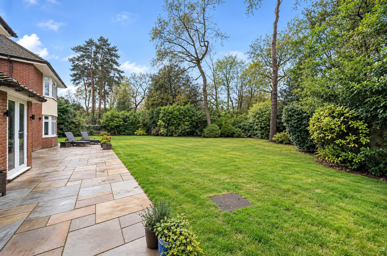 Hale End, Hook Heath, GU22, photo 27