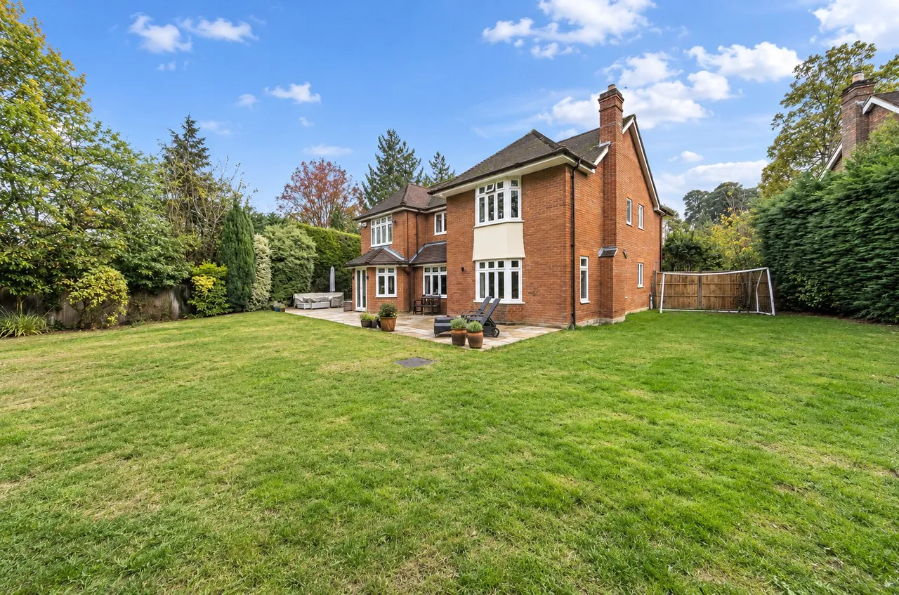Hale End, Hook Heath, GU22, photo 28