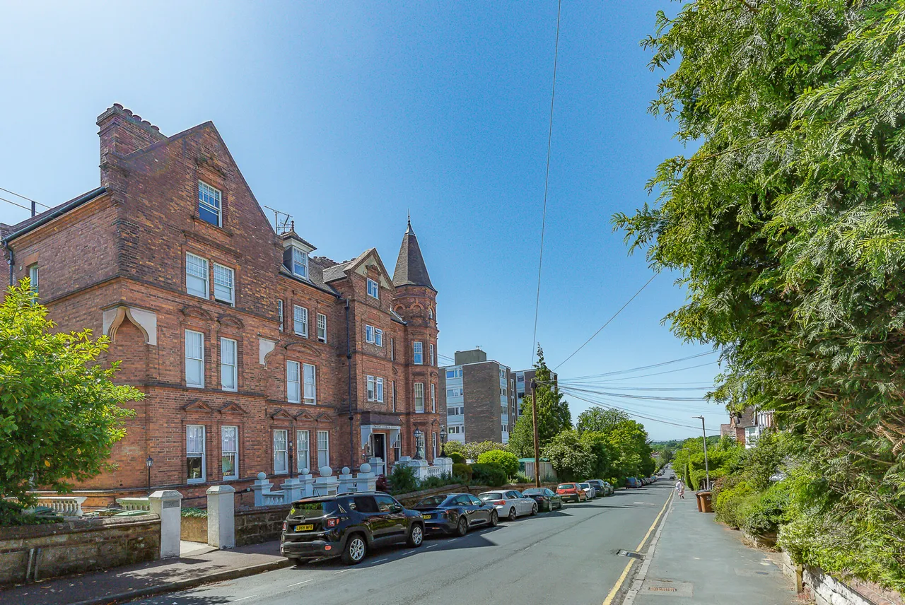 2 bed flat for sale — Molyneux Park Road, Tunbridge Wells, Kent, TN4 8DH