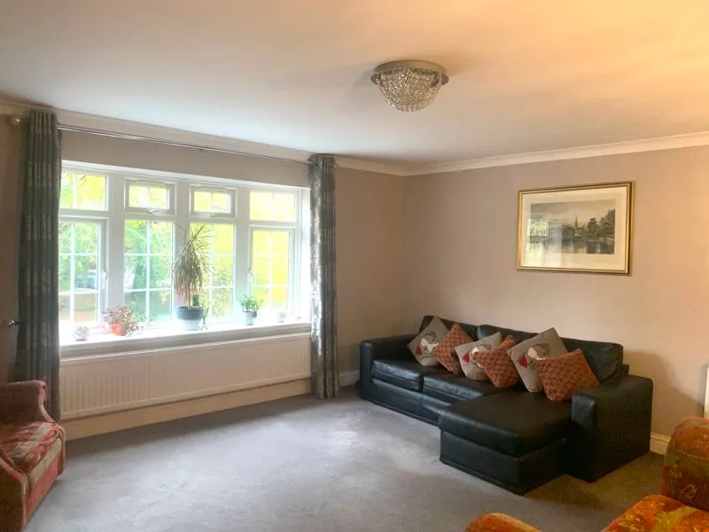 Fieldhead Gardens, Bourne End SL8 5RN, photo 6