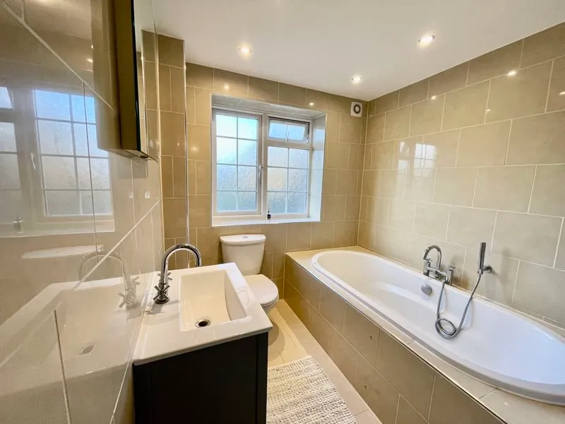 Fieldhead Gardens, Bourne End SL8 5RN, photo 7