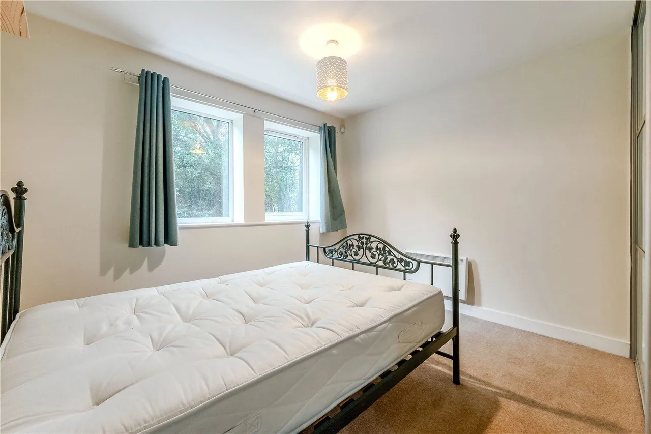 Thwaite Court, Horsforth, LS18, photo 9