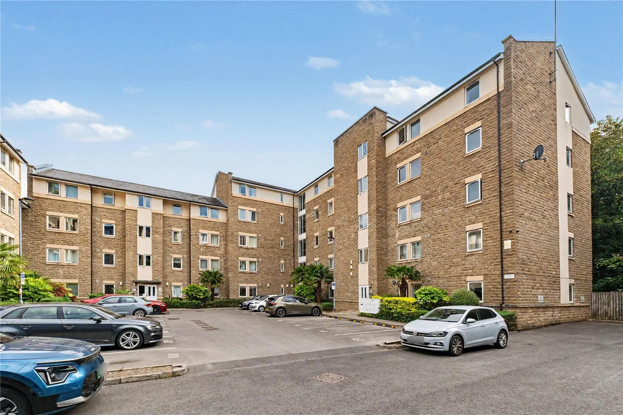 Thwaite Court, Horsforth, LS18, photo 13