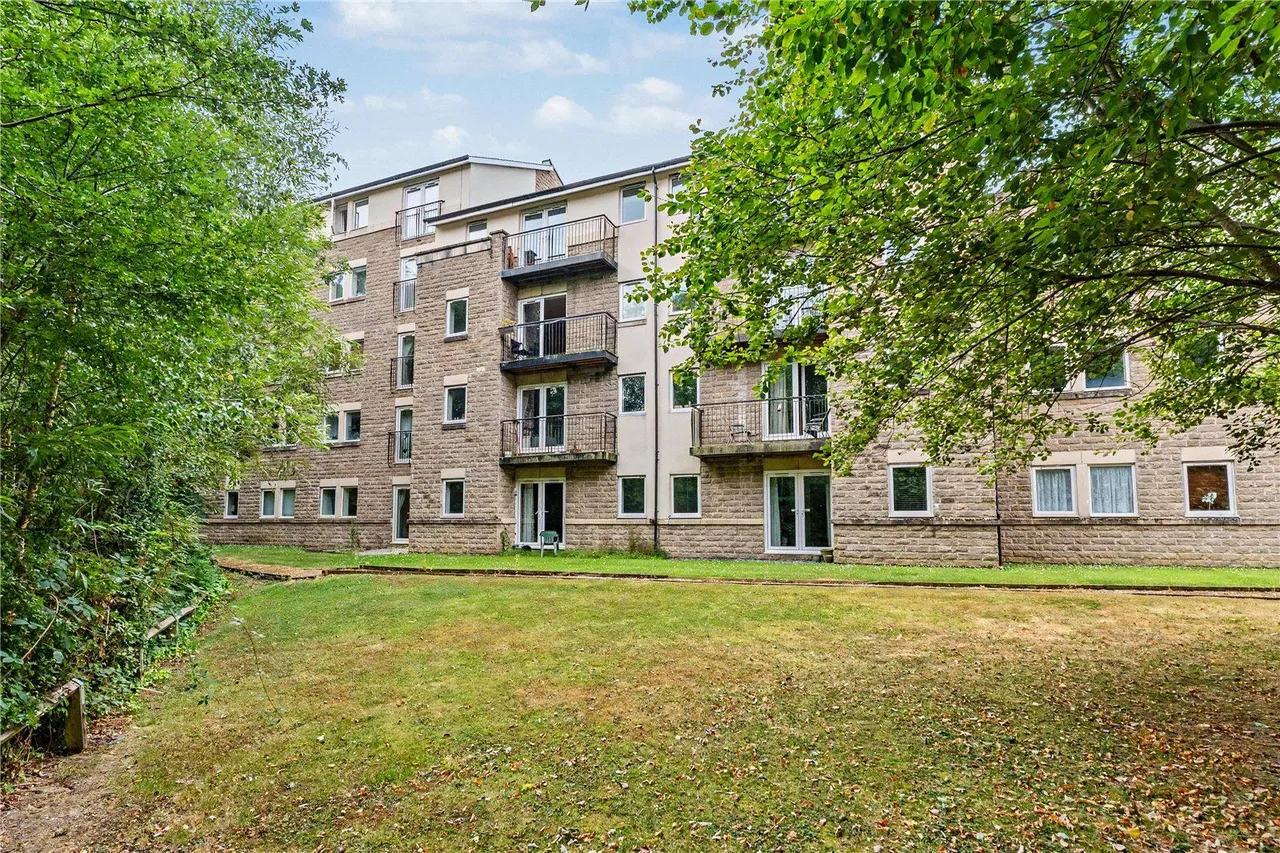 Thwaite Court, Horsforth, LS18, photo 4