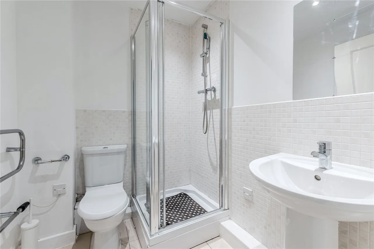 Thwaite Court, Horsforth, LS18, photo 11
