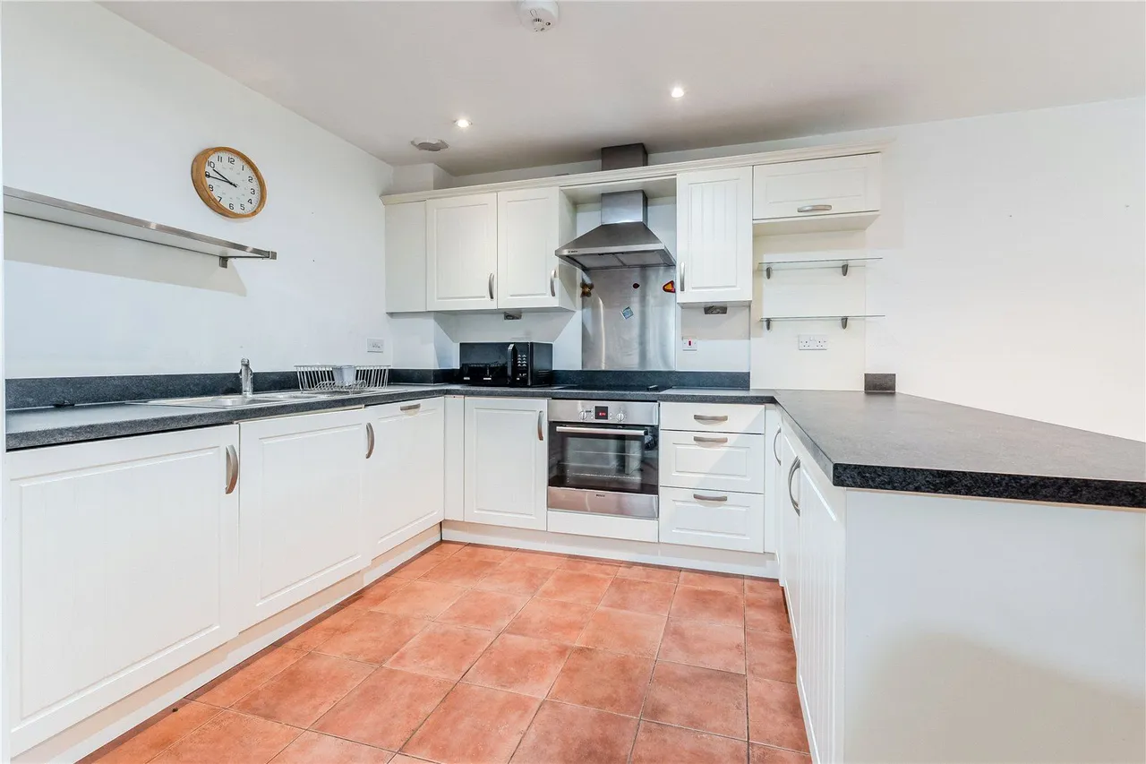 Thwaite Court, Horsforth, LS18, photo 8